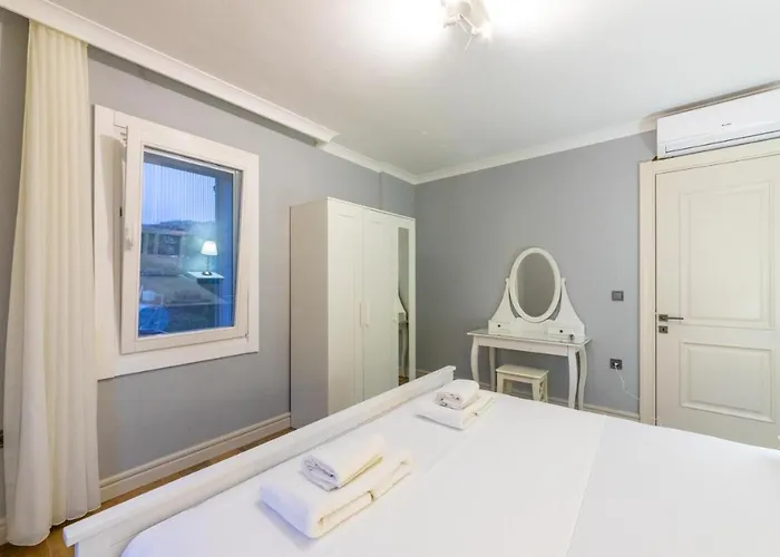 Familia 2 Selimiye Daily Weekly Willa