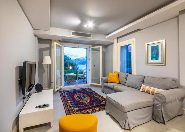 Familia 2 Selimiye Daily Weekly Marmaris