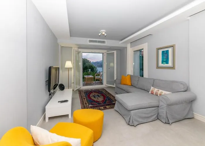 Familia 2 Selimiye Daily Weekly *